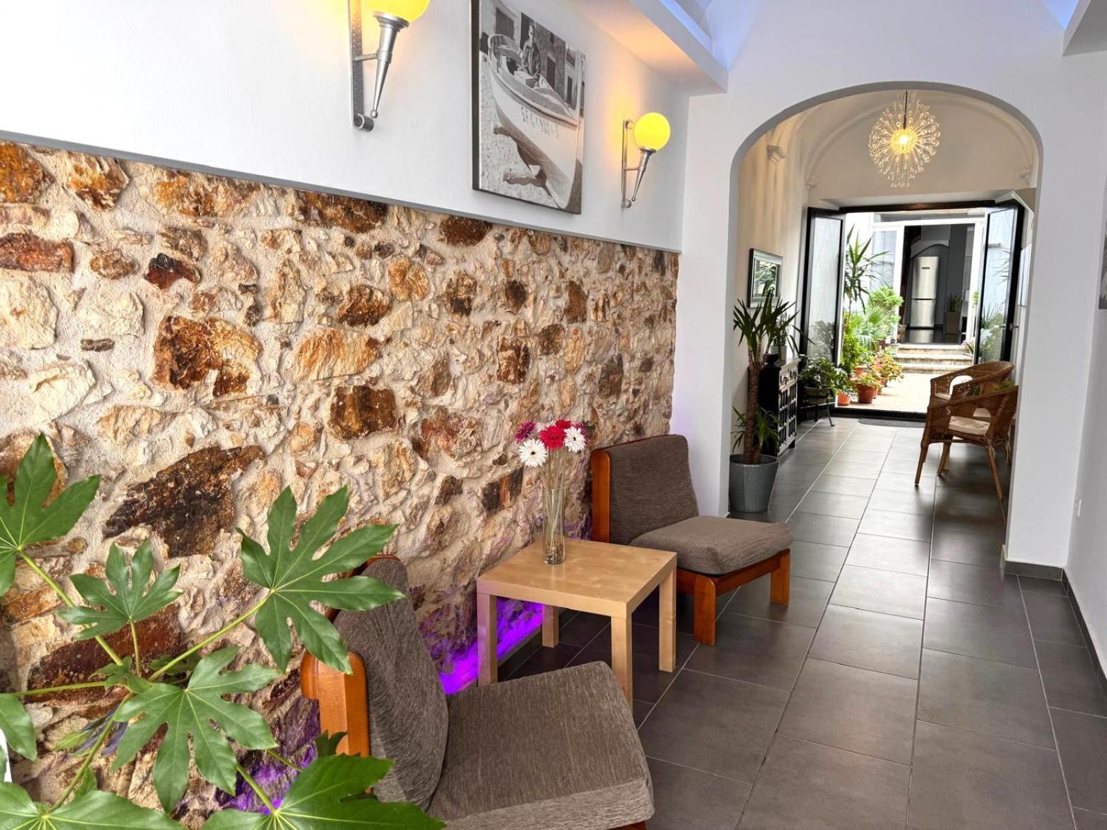 Hostal Mediterraneo Tossa de Mar Exterior photo