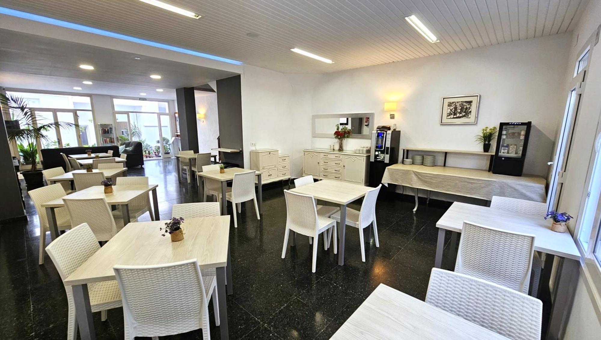 Hostal Mediterraneo Tossa de Mar Exterior photo